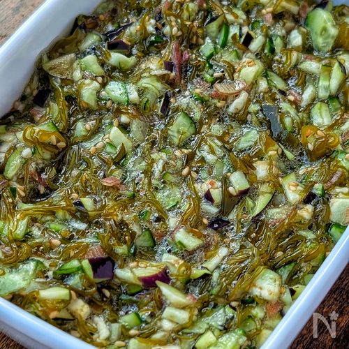 【味付けめかぶで簡単✨夏野菜だし】トッピングにもおすすめ🩷