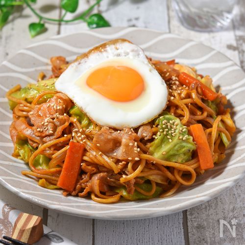 【ヤンニョム焼きそば】韓国風のピリッと甘辛味がやみつきに♪