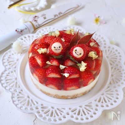ごろごろ苺ゼリーのレア・ホワイトチョコチーズケーキ