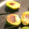 フライパンで焼くだけ‼︎『芽キャベツカマンベール』の工程3
