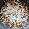 新玉ねぎたっぷり！鶏ごぼうの炊き込みご飯の工程2
