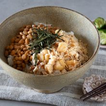 「えのき梅と納豆丼」レンチンで簡単栄養ごはん！