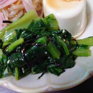 葉名の作ってみた!投稿(ごまの香りたまらん♪塩昆布入り小松菜のたっぷりゴマナムル)