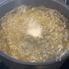 抱えて食べたい♪【マヨポンマカロニサラダ】の工程1