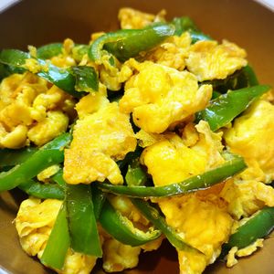 みおの作ってみた!投稿(バター醤油が香る！３分副菜☆『ピーマンのふんわりたまご炒め』)