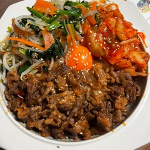 ルーキーシェフ🧑🍳の作ってみた!投稿(簡単【焼肉ビビンバ】手間抜きでおいしい♡)