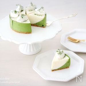 美しい古美術◾️蔵からクリームチーズケーキの様な美しい釉薬の抹茶茶碗が出て来ました 火を使わず‼︎【混ぜて・冷やすだけ】抹茶豆腐レアチーズケーキ