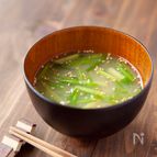 香りが豊か、せりのごまみそ汁