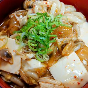 まゆのの作ってみた!投稿(簡単おいしいすぐ出来る！〝エビと豆腐のキムチあんかけうどん〟)