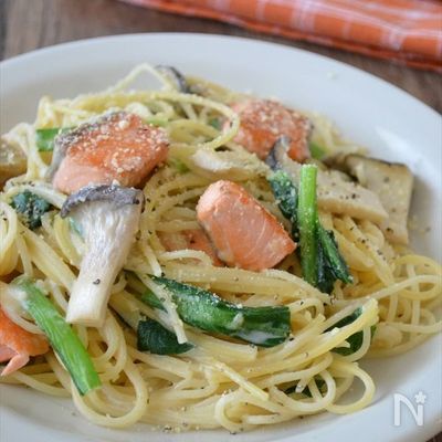 【アーモンドミルク】鮭ときのこのクリームパスタ