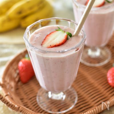 [冷凍いちごとバナナの豆乳スムージー]業務スーパー食材で♪