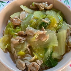 万福の作ってみた!投稿(飽きない美味しさ♡豚こまと白菜のとろ〜り旨塩炒め煮)