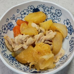 ひろりぃの作ってみた!投稿(豚こまで♪にんにく味噌肉じゃが)