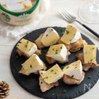 チキンのカマンベールチーズのせ。クリスマスのおつまみに♪