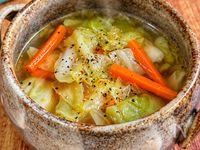 【キャベツとにんじんの中華スープ】旨味たっぷり♡