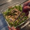 チンして和えるだけ♪ご飯がすすむ「ささみのネギ塩レモンだれ」の工程3