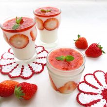 ミント香るミルクゼリー いちごのソース