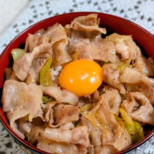 まゆのの作ってみた!投稿(伝説のすた丼（風）【#作り置き#冷凍保存#スタミナ丼】)
