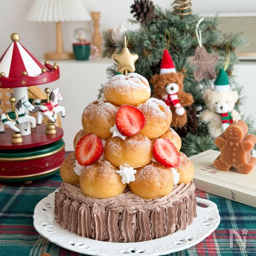材料4つ 簡単プチシュークリスマスツリー