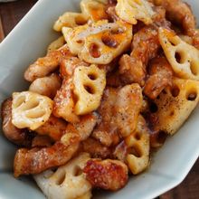 豚ロースとレンコンの甘酢炒め《厚切りお肉が食べ応え！》