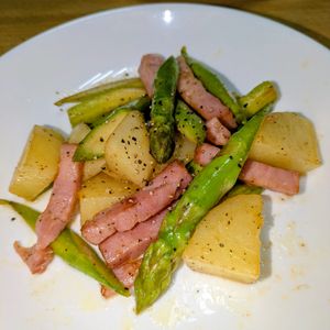joe sanの作ってみた!投稿(10分でパパッと♪【新じゃがとアスパラとベーコンのマヨ炒め】)