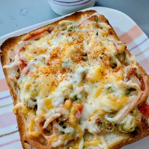 ゆみの作ってみた!投稿(【和風カニカマトースト】お味噌汁との相性抜群！)
