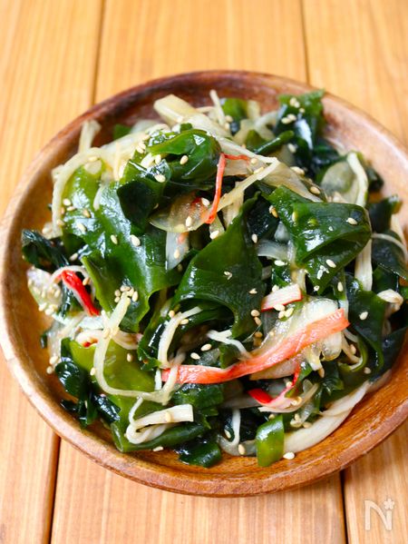 5分で完成！【わかめと玉ねぎの中華風サラダ】胡麻油香る♩