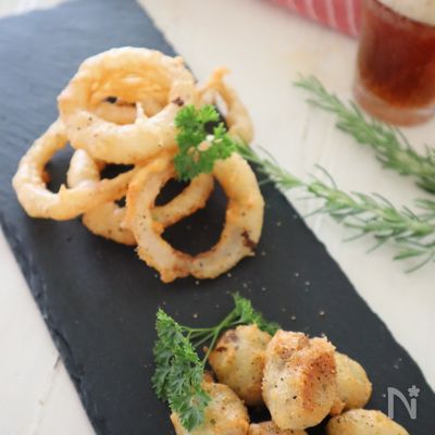 サックサク♪チーズ香るオニオンリングとそら豆フリッター
