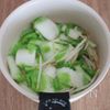 白菜ともやしのピリ辛はるさめスープの工程1
