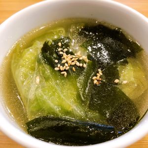 1032950の作ってみた!投稿(【焼肉屋さんの味】レタスとわかめの中華スープ)