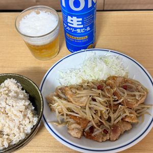 Tsuneaki Okadaの作ってみた!投稿(行列の定食屋さんの🍚豚ロースともやしのスタミナ焼肉炒め🤩)