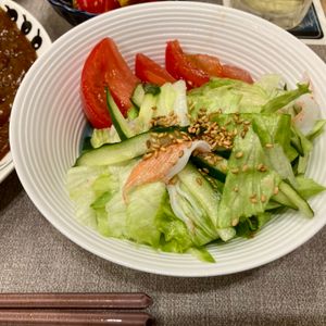 たぁプーの作ってみた!投稿(抱えていける！レタスとカニカマのサラダ)