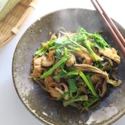 秋田の郷土料理　せり蒸し。