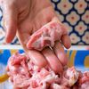 【片手で握るだけ】食欲復活!握り豚こまのさっぱりトマトだれの工程1