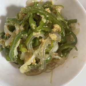 yの作ってみた!投稿(レンジで簡単！！カレー風味のピーマン春雨)