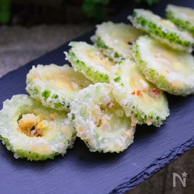 丸ごとゴーヤの天ぷら