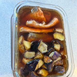 502037の作ってみた!投稿(【鮭となすの焼き浸し】つゆが染みておいしい！作り置きにも◎)