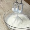 オイルの代わりは水で大丈夫！米粉のチョコレートシフォンケーキの工程1