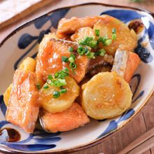 【鮭とじゃがいもの甘味噌照り焼き】ほんのり甘い♡