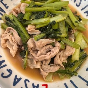 イトマルの作ってみた!投稿(【小松菜と豚バラ肉のガーリックポン酢ソテー】ごはんがすすむ！)
