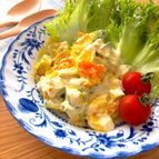 とろっとして美味しい♡アボカドと半熟卵のわさびマヨドレサラダ