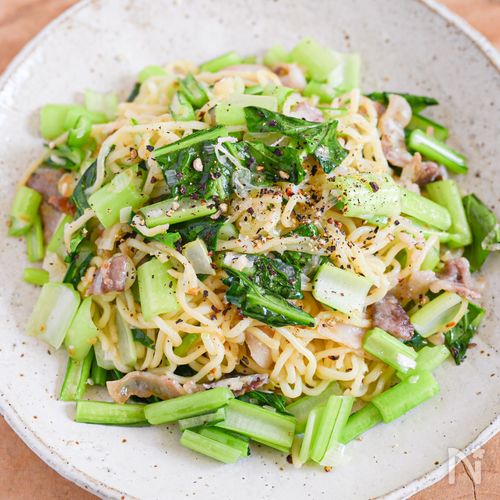 やみつき!豚バラと小松菜の塩焼きそば