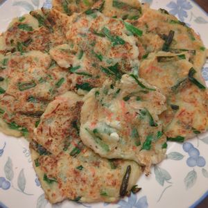 たりおの作ってみた!投稿(もちもちカニカマにら豆腐チヂミ【包丁不要♪1食100円代♪】)