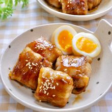 節約中にも◎『冷凍豆腐の甘辛肉巻き』半熟卵付き♡