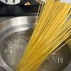 【混ぜるだけ】しらすと小松菜の和風パスタの下準備
