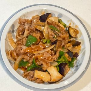 すみれの作ってみた!投稿(【なすとピーマンの酢豚風炒め】豚こまでお手軽!揚げない酢豚♪)