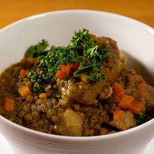 フランスのおふくろの味!塩豚とレンズ豆の煮込み