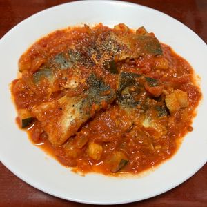 りんごの作ってみた!投稿(トマト缶でお手軽に♡簡単塩鯖のトマト煮込み)