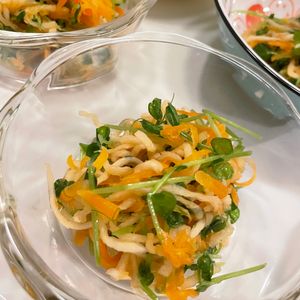 ちひろの作ってみた!投稿(あと引く☆【豆苗と切り干し大根のシャキシャキサラダ】)