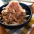 もりもり食べられる♡新玉ねぎとさば味噌煮缶のうまうまサラダ